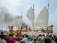 �X�_�m��֮c�E�¤���A�Q�ѿN�ƥ��꤭�ʸU���y������A�l�ޫn�x�W�H�����@���p�C�O�̤��L��/��v

�Ӥ����:2008-05-03	�Ӥ��ӷ�:�p�X��